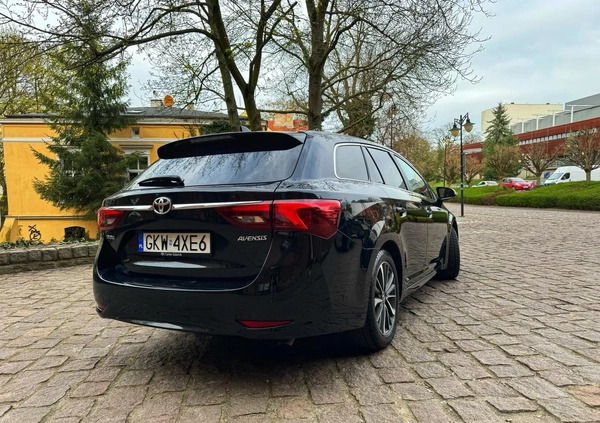 Toyota Avensis cena 49999 przebieg: 165000, rok produkcji 2016 z Gdańsk małe 29